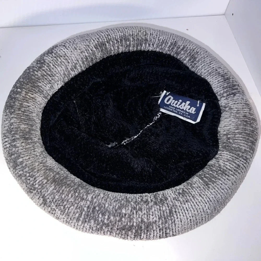 Ouisha,S, 100% viscose Chenille moonlight winter‘s horse‎ scenery beaded tassel.
